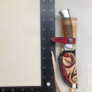 Funda de cuero y navaja